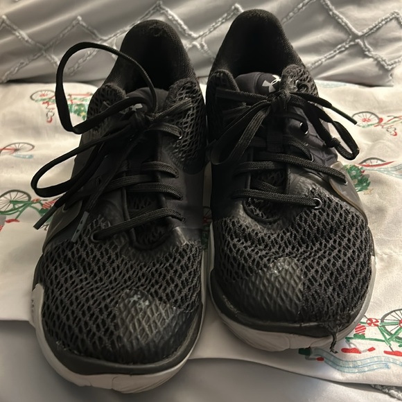 Under Armour Basketball Shoes Lightly used Size 7 - Picture 2 of 2